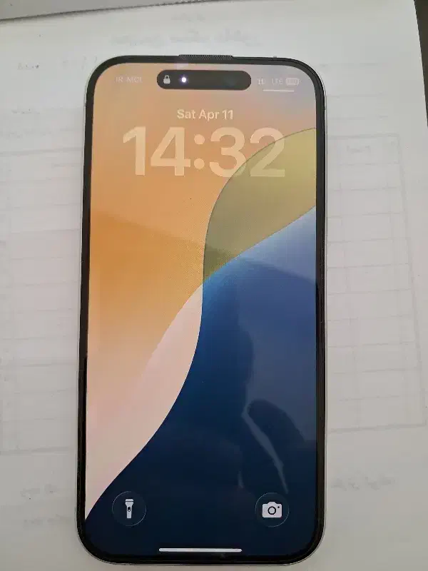 iPhone 16 normal|موبایل|قم, بیست متری ولیعصر|دیوار