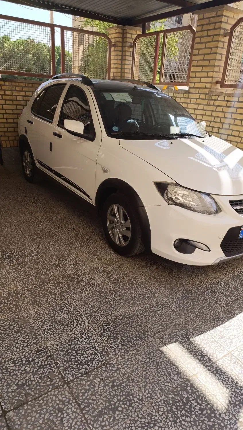 کوئیک R سفید مشکی|خودرو سواری و وانت|دزفول, |دیوار