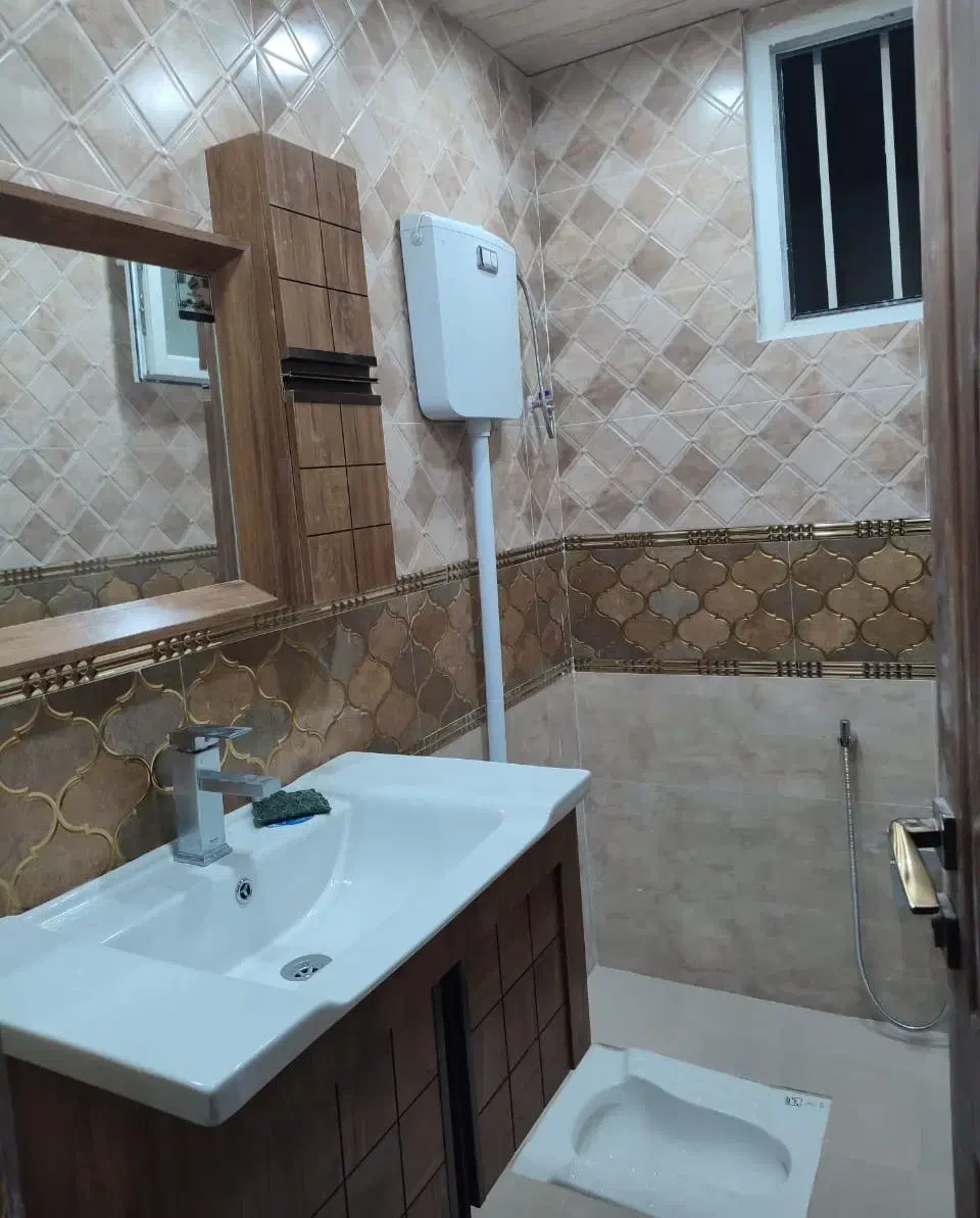 کاشی کار کاشی کاری رفع نم نصاب بین کابینت کاشیکار|خدمات پیشه و مهارت|فردیس, فردیس|دیوار