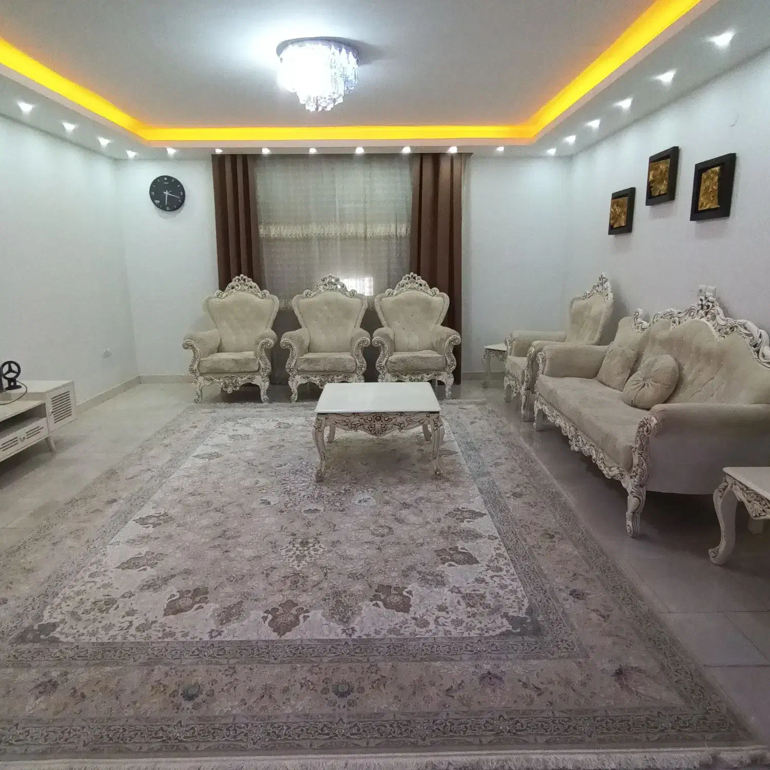 مبل سلطنتی کلاسیک پارچه ای ۷ نفره|مبلمان خانگی و میز عسلی|بندرعباس, |دیوار