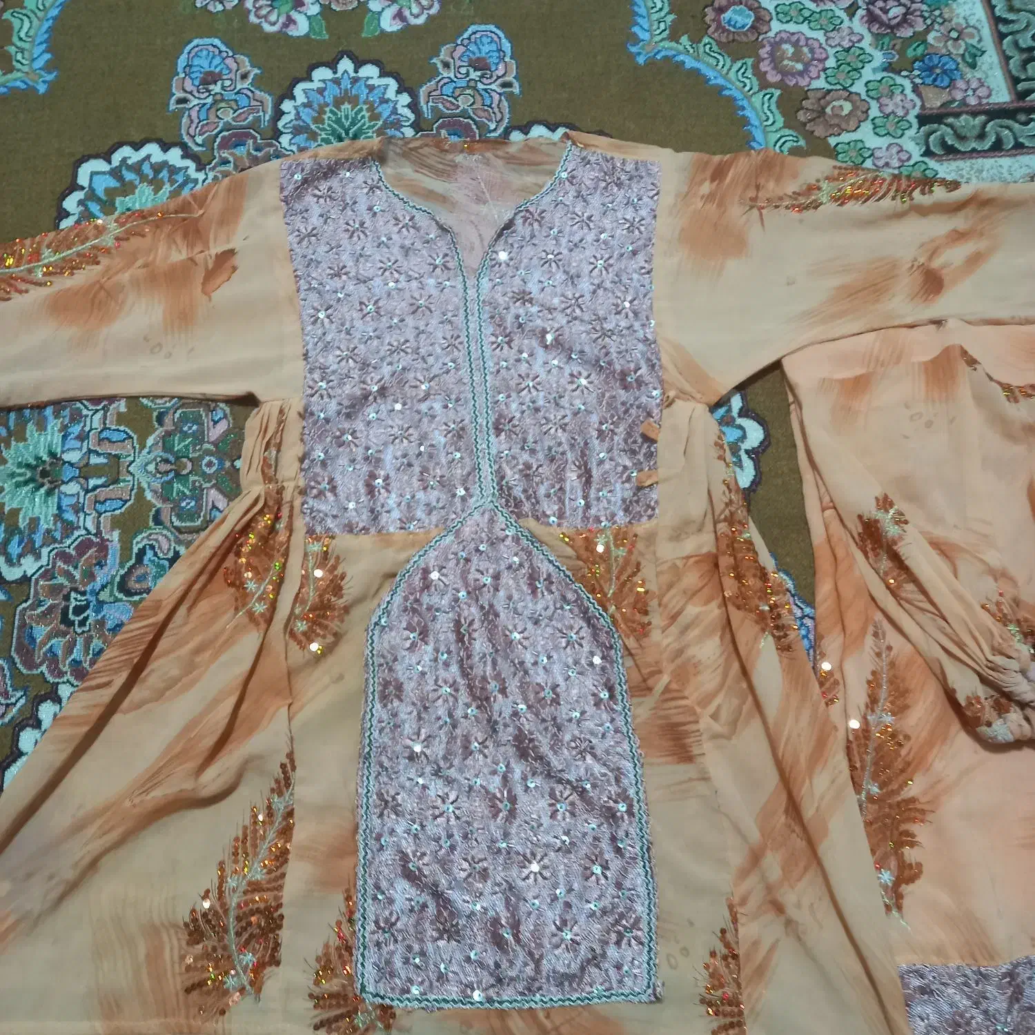 لباس|لباس|بیرجند, |دیوار