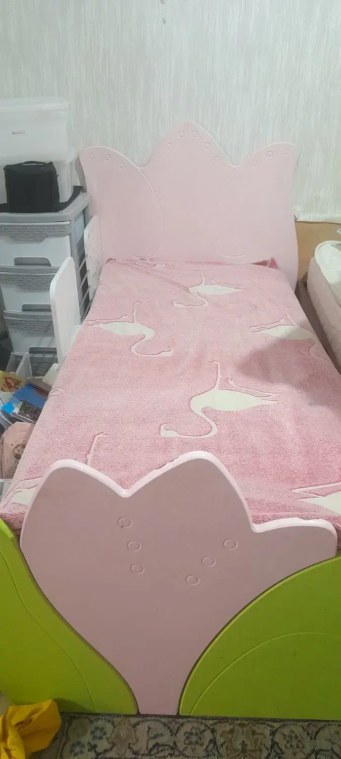 تخت بچه گانه دخترانه صورتی|تخت و سرویس خواب|تهران, شمس‌آباد|دیوار