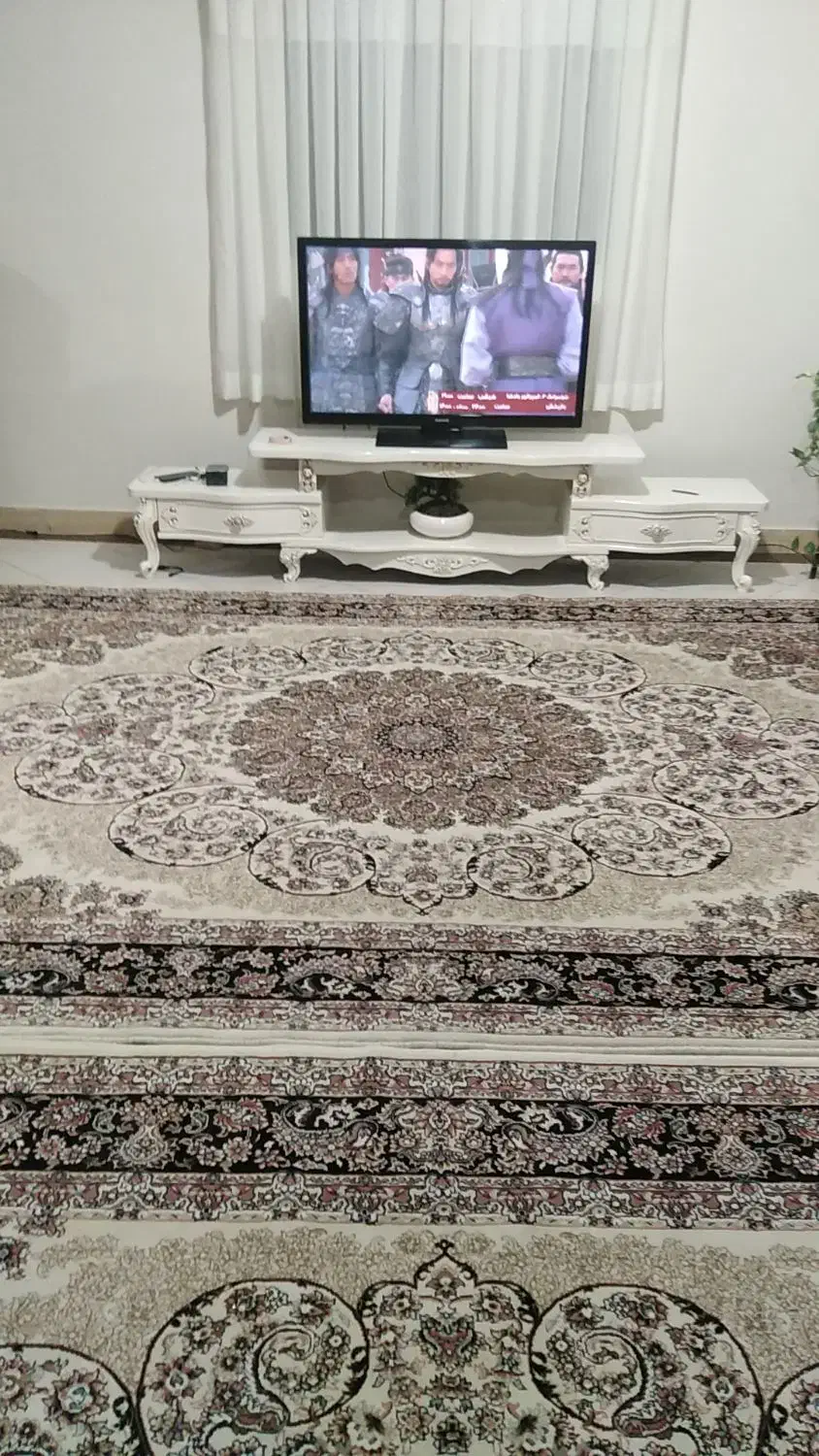 دوتخته فرش 9متری 700شانه سالم بدون سوختگی وپارگی|فرش|گرمدره, |دیوار