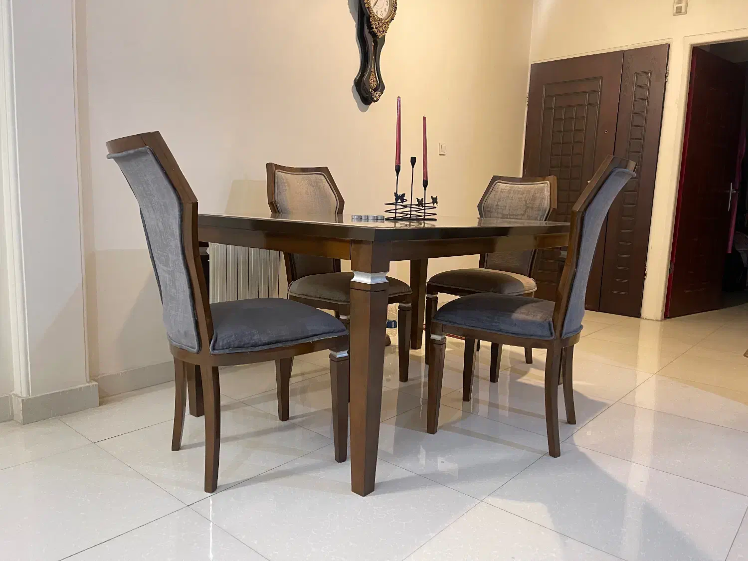 میز و صندلی ۴ نفره کاملا نو|میز و صندلی غذاخوری|تهران, آسمان|دیوار
