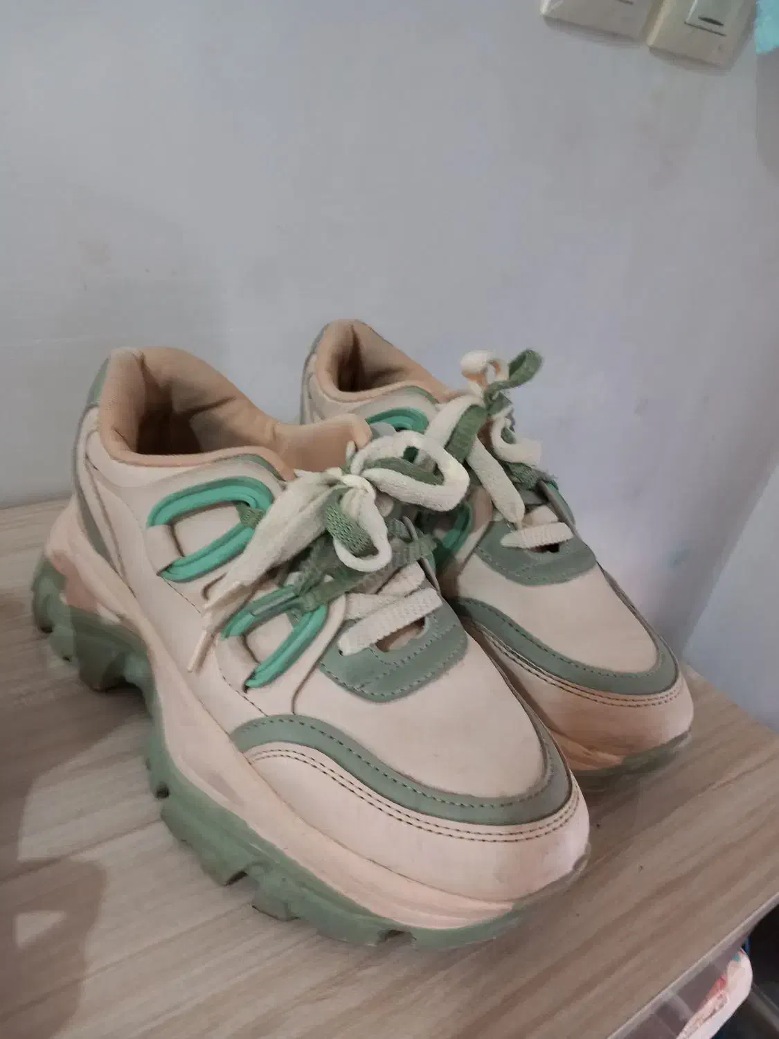 کفش در حد نو|کیف، کفش، کمربند|اردبیل, |دیوار