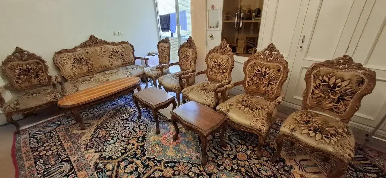 مبل سلطنتی با چوب گردو فوق العاده سالم|مبلمان خانگی و میز عسلی|اصفهان, سنبلستان|دیوار