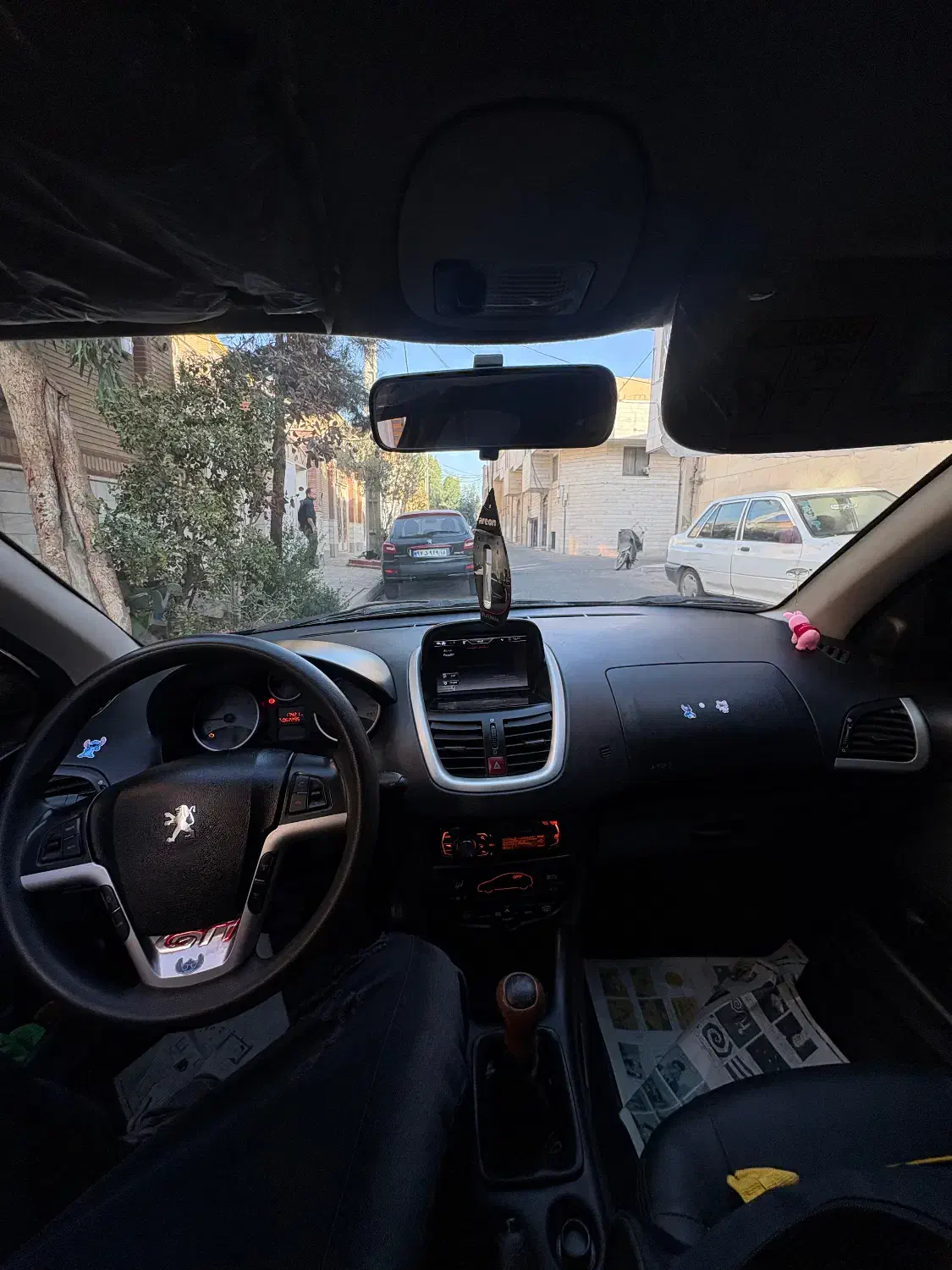 ۲۰۷ مدل ۱۴۰۲ سقف فلز|خودرو سواری و وانت|قم, باجک سه|دیوار