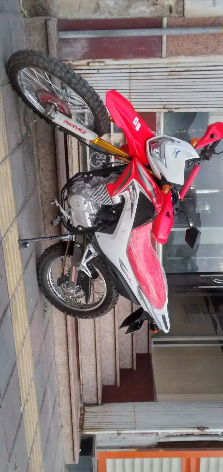 تریل پرواز ۲۰۰ مایل به معاوضه با ماشین هم هستم|موتورسیکلت|مهاجران, |دیوار