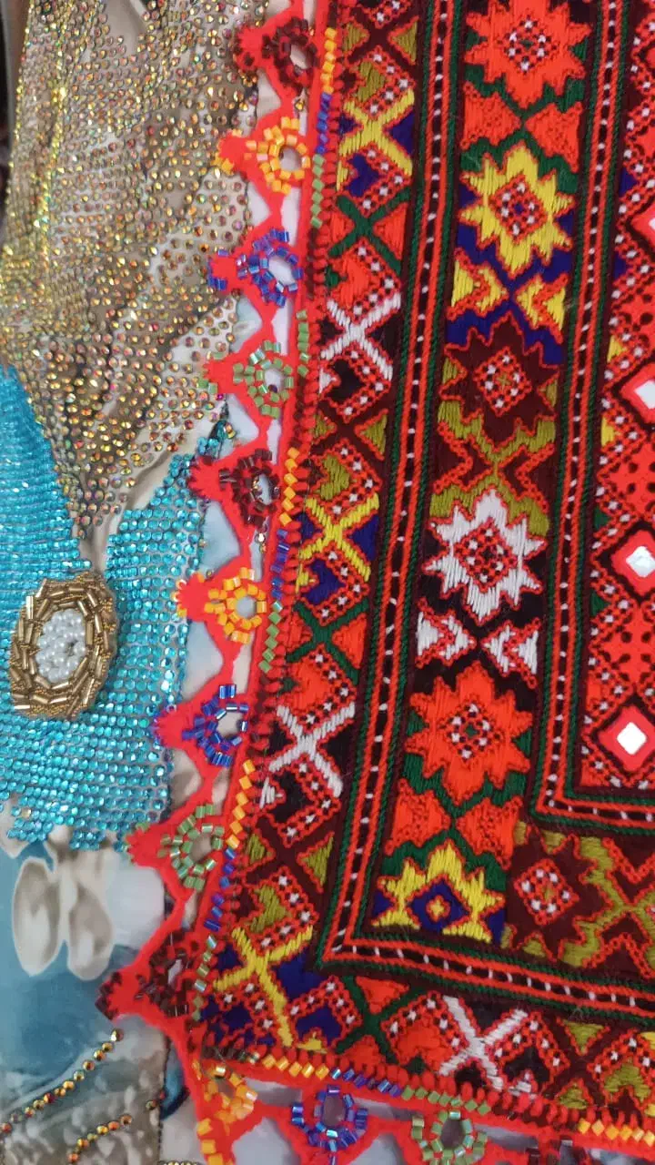 دوزنده کریشی|لباس|خاش, |دیوار