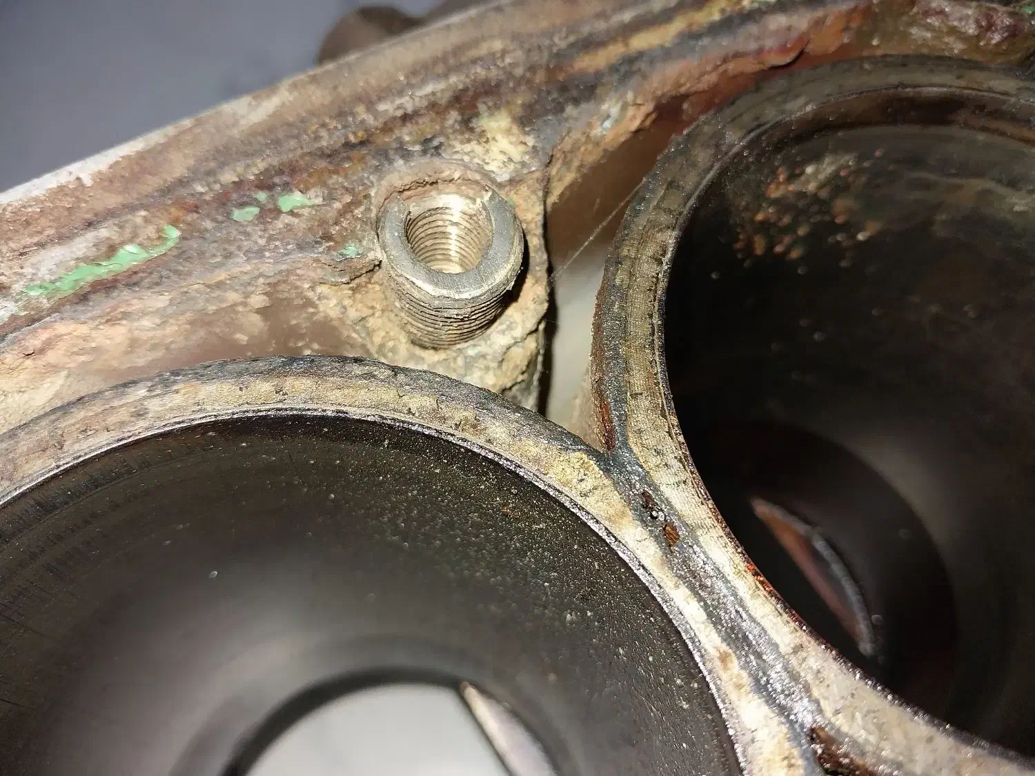 بلوک سلیندر 405|قطعات یدکی و لوازم جانبی|جاسک, |دیوار