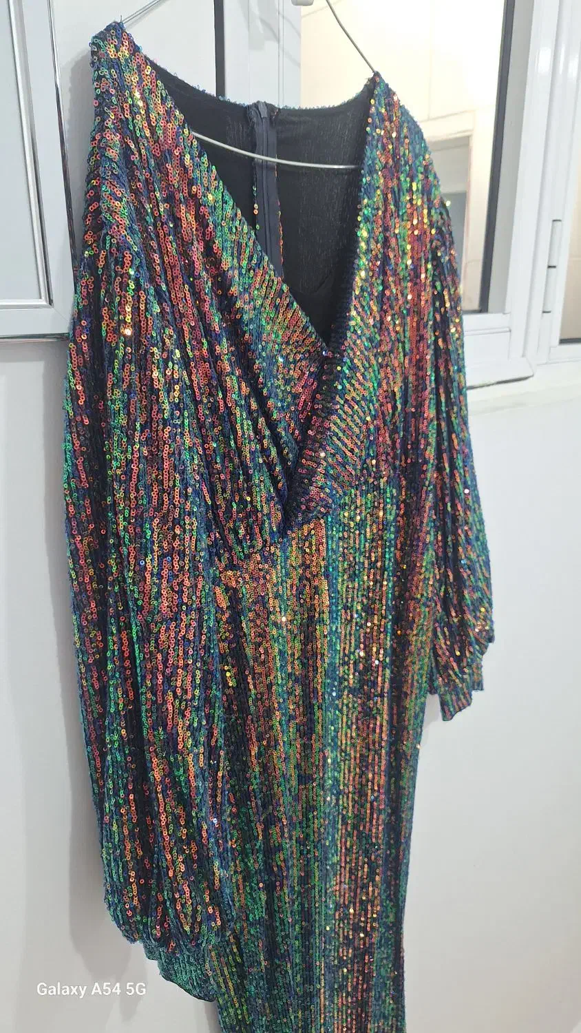 لباس مجلسی|لباس|قروه, |دیوار