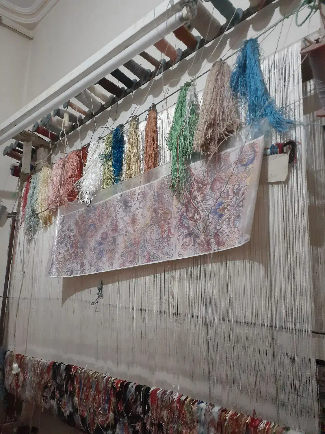 باسلام یک قطه فرش فروشی هست|فرش|تبریز, |دیوار