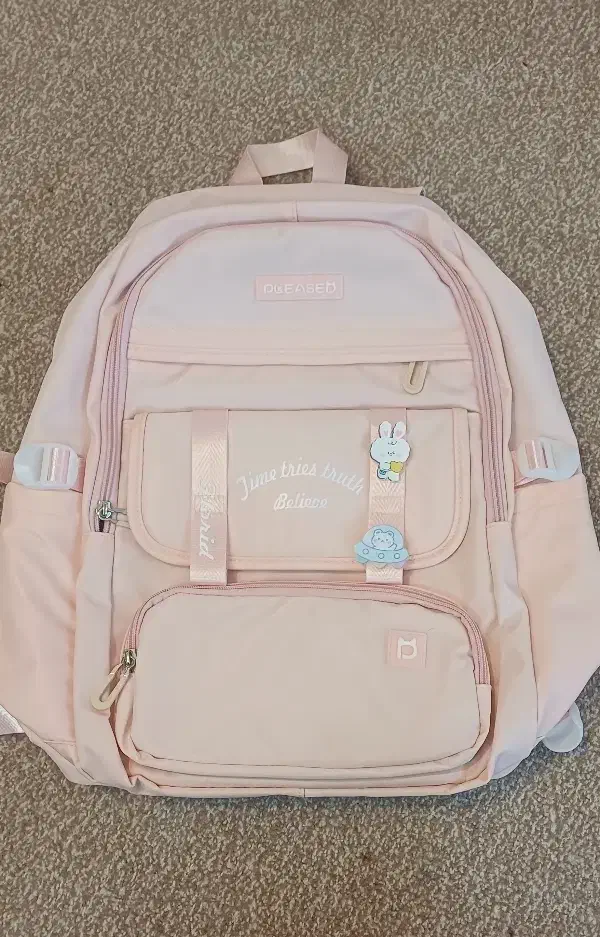 کوله پشتی دخترانه|کیف، کفش، کمربند|قم, سراجه (۱۵ خرداد)|دیوار