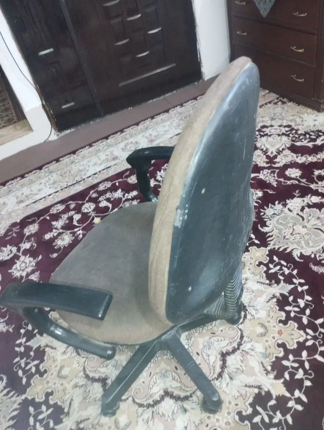 صندلی گردان|صندلی و نیمکت|مشهد, بهمن|دیوار