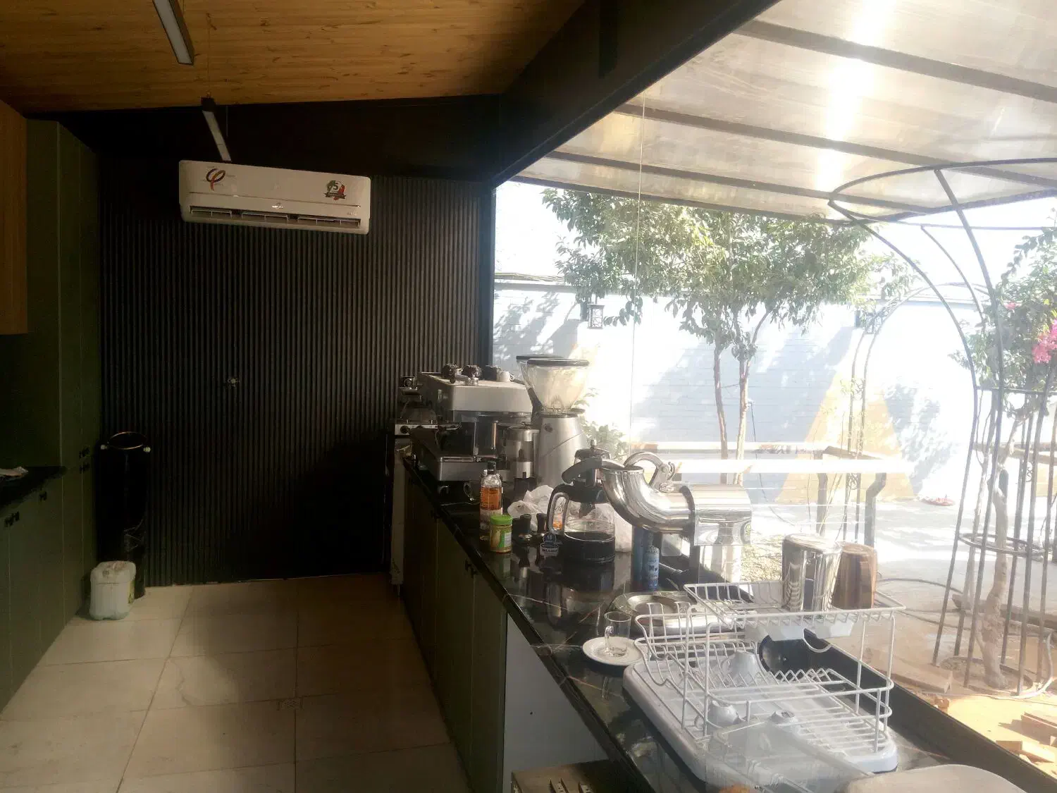 باریستا حرفه ای استخدام کافی شاپ|استخدام خدمات فروشگاه و رستوران|کاشان, مدرس|دیوار