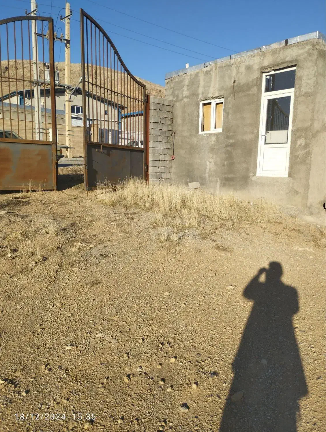 زمین دیوار کشی شده با ساختمان شهرک صنعتی آباریک|فروش دفتر صنعتی، کشاورزی، تجاری|صحنه, |دیوار