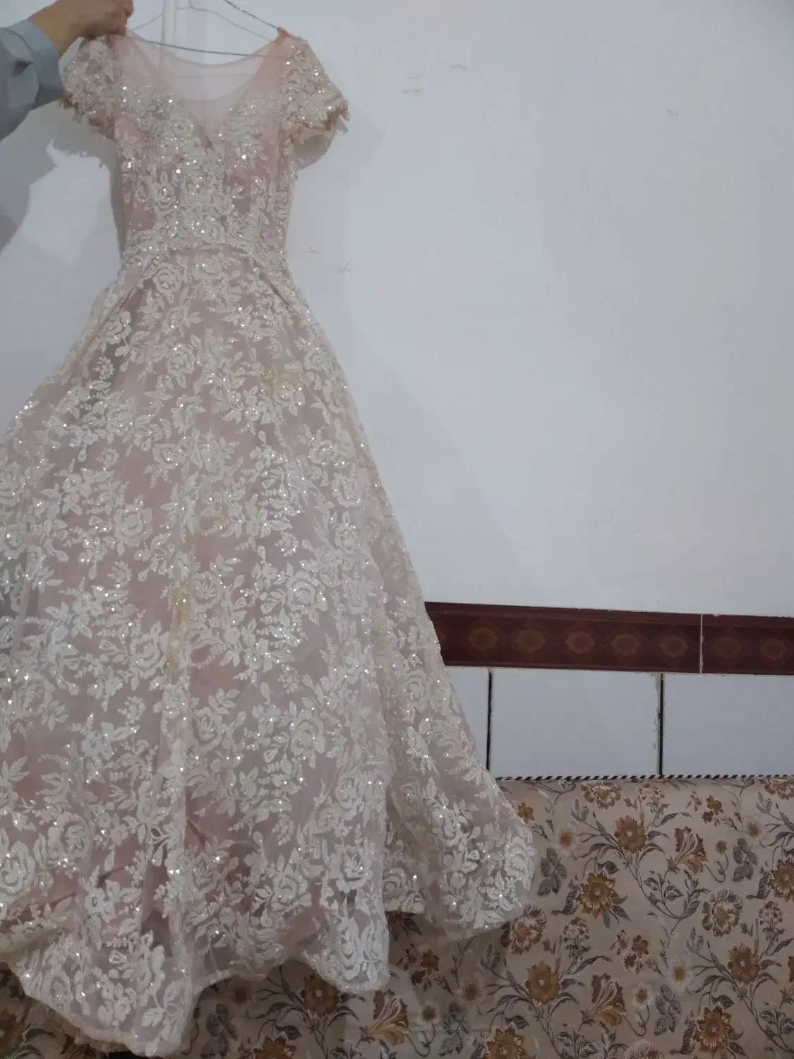 لباس عقد|لباس|خرم‌آباد, |دیوار