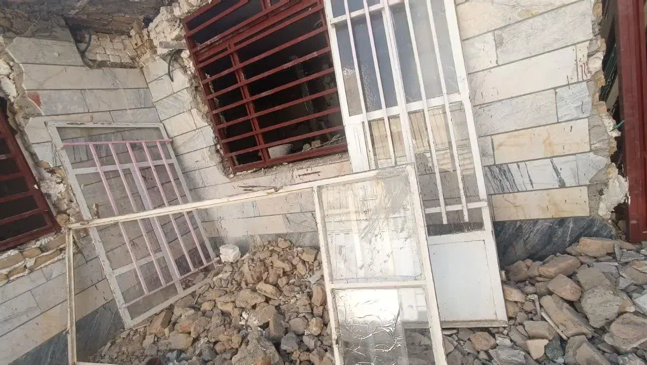 درب و پنجره آهنی|مصالح و تجهیزات ساختمان|بروجرد, |دیوار