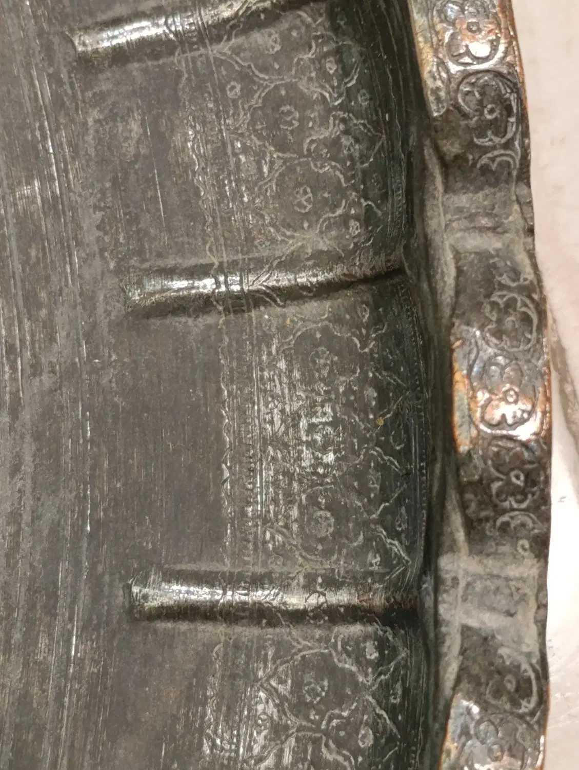 مجمع قاجاری قلم یزدی|کلکسیون اشیاء عتیقه|یزد, |دیوار