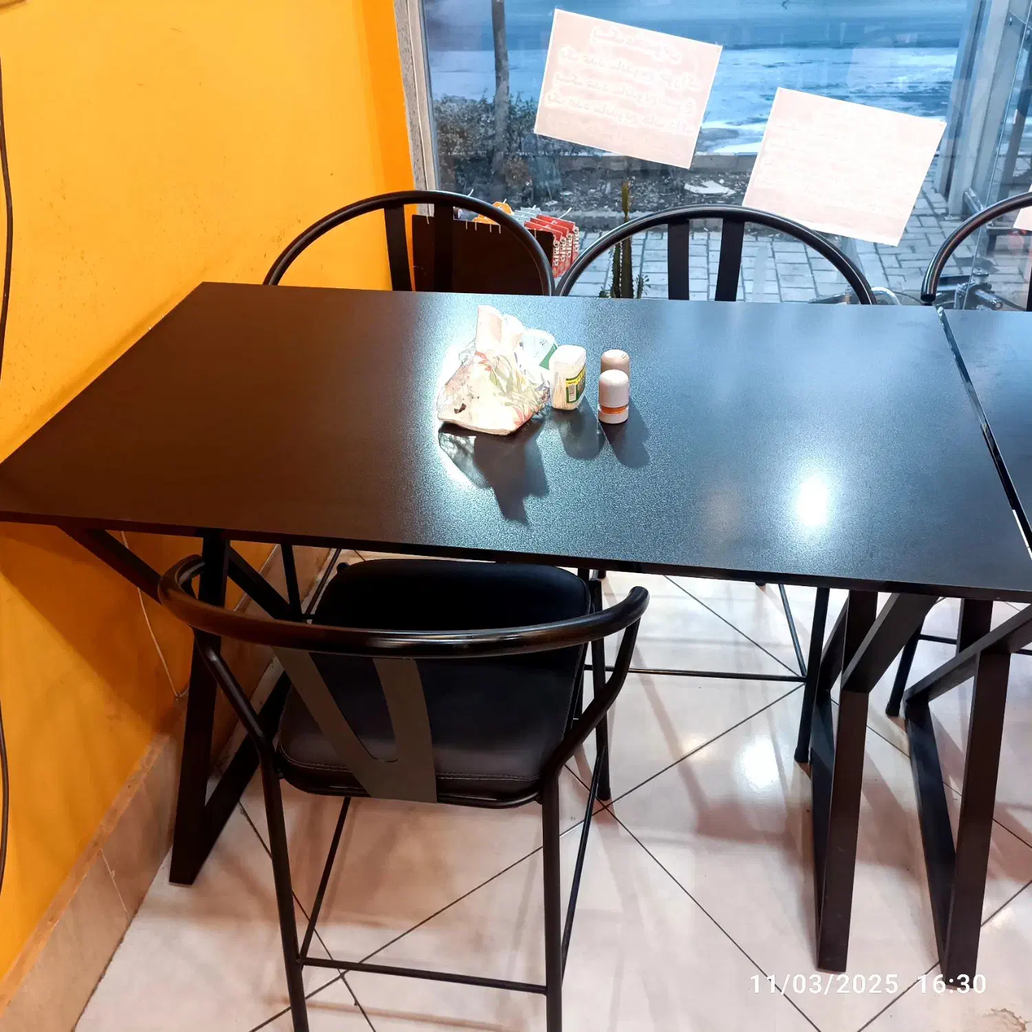 میز صندلی|کافی‌شاپ و رستوران|مشهد, نیروی هوایی|دیوار