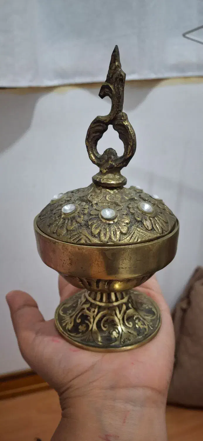 شکلات خوری برنز 1600|کلکسیون اشیاء عتیقه|لنگرود, |دیوار