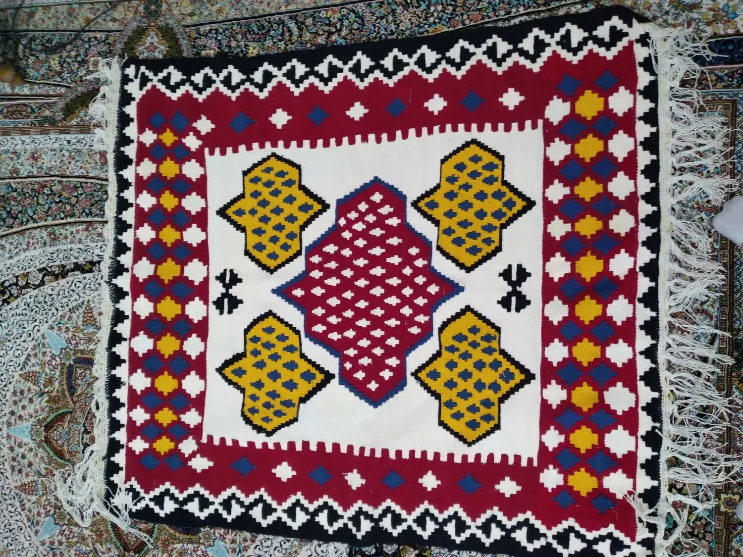 گلیم های دست بافت سنتی|گلیم، جاجیم، گبه|رشت, لاکان|دیوار