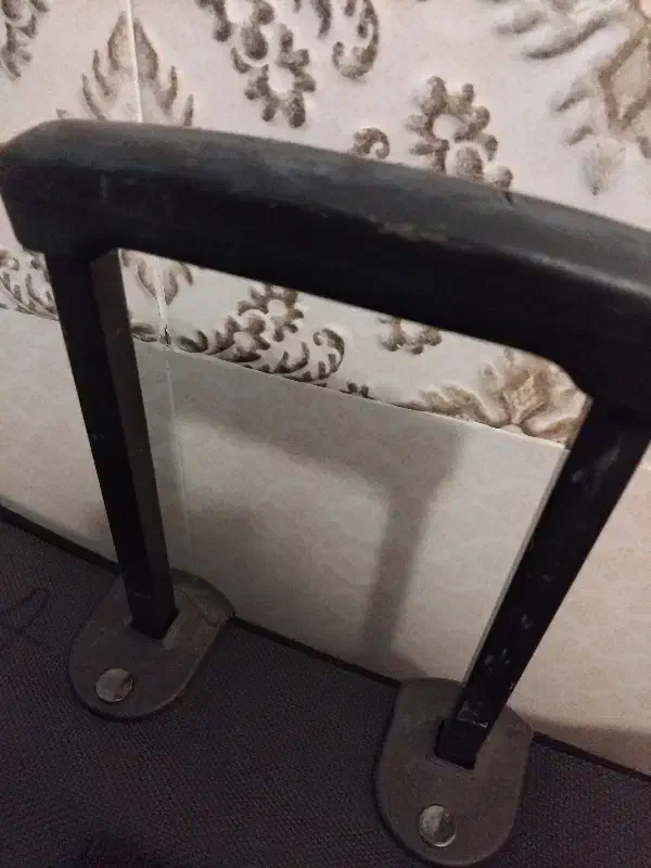 چمدان|کیف، کفش، کمربند|شیراز, سینما سعدی|دیوار