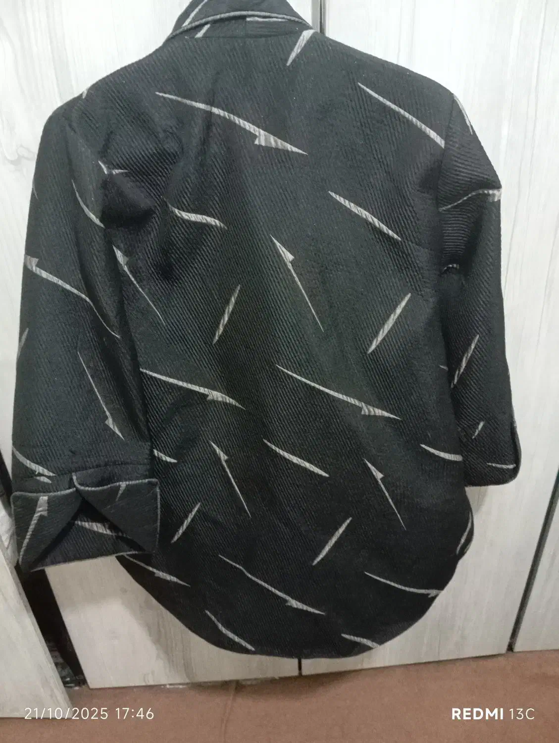 مانتو و بارانی|لباس|مشکین‌دشت, |دیوار