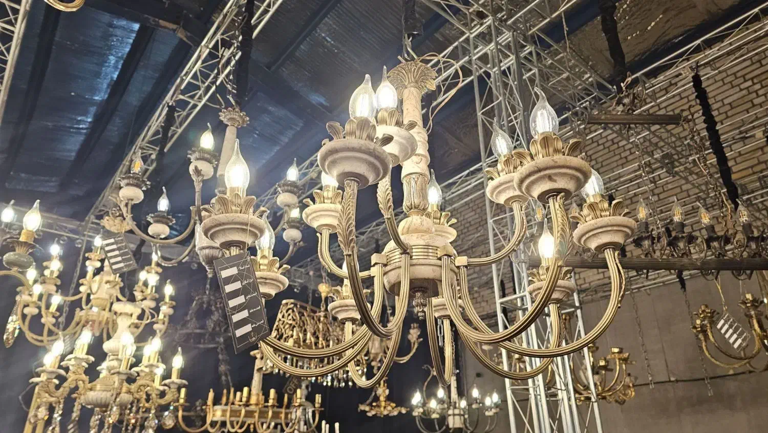 لوستر برنز با تلفیق سنگ طبیعی سبز|لوستر و چراغ آویز|تهران, پارک شهر|دیوار