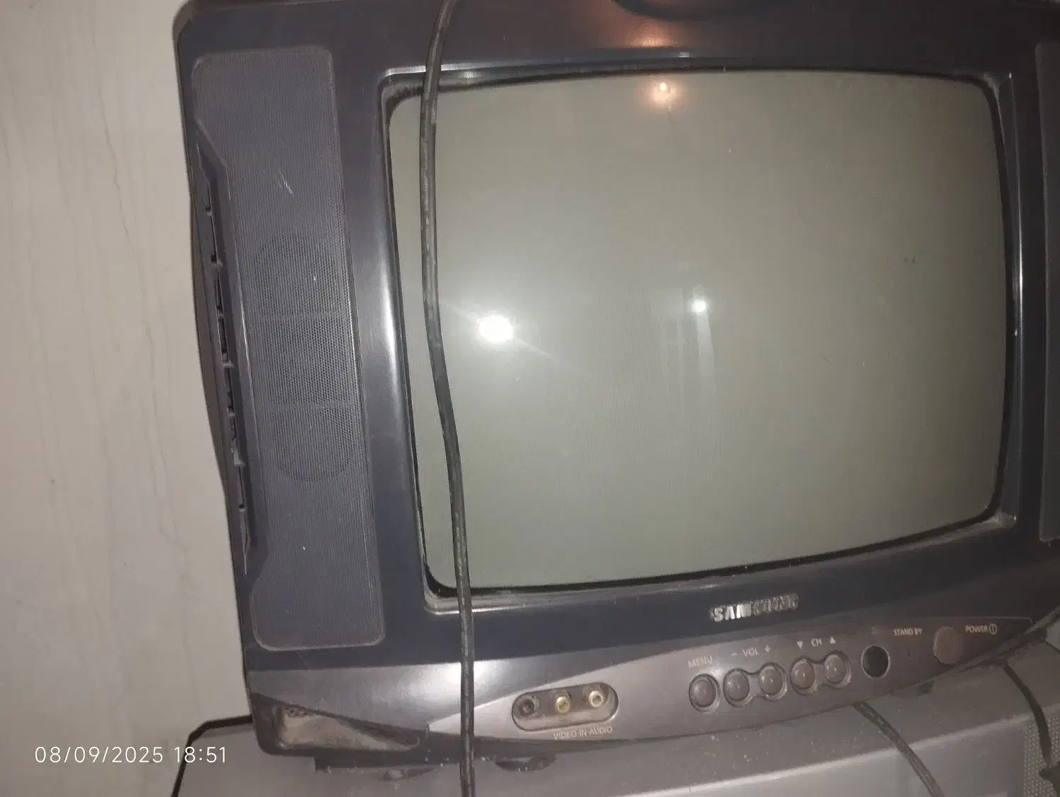 تلویزیون قدیمی|تلویزیون و پروژکتور|شیراز, دشت چنار|دیوار