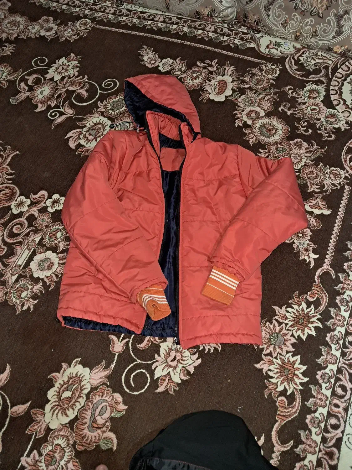 بارونی|لباس|مسجد سلیمان, |دیوار