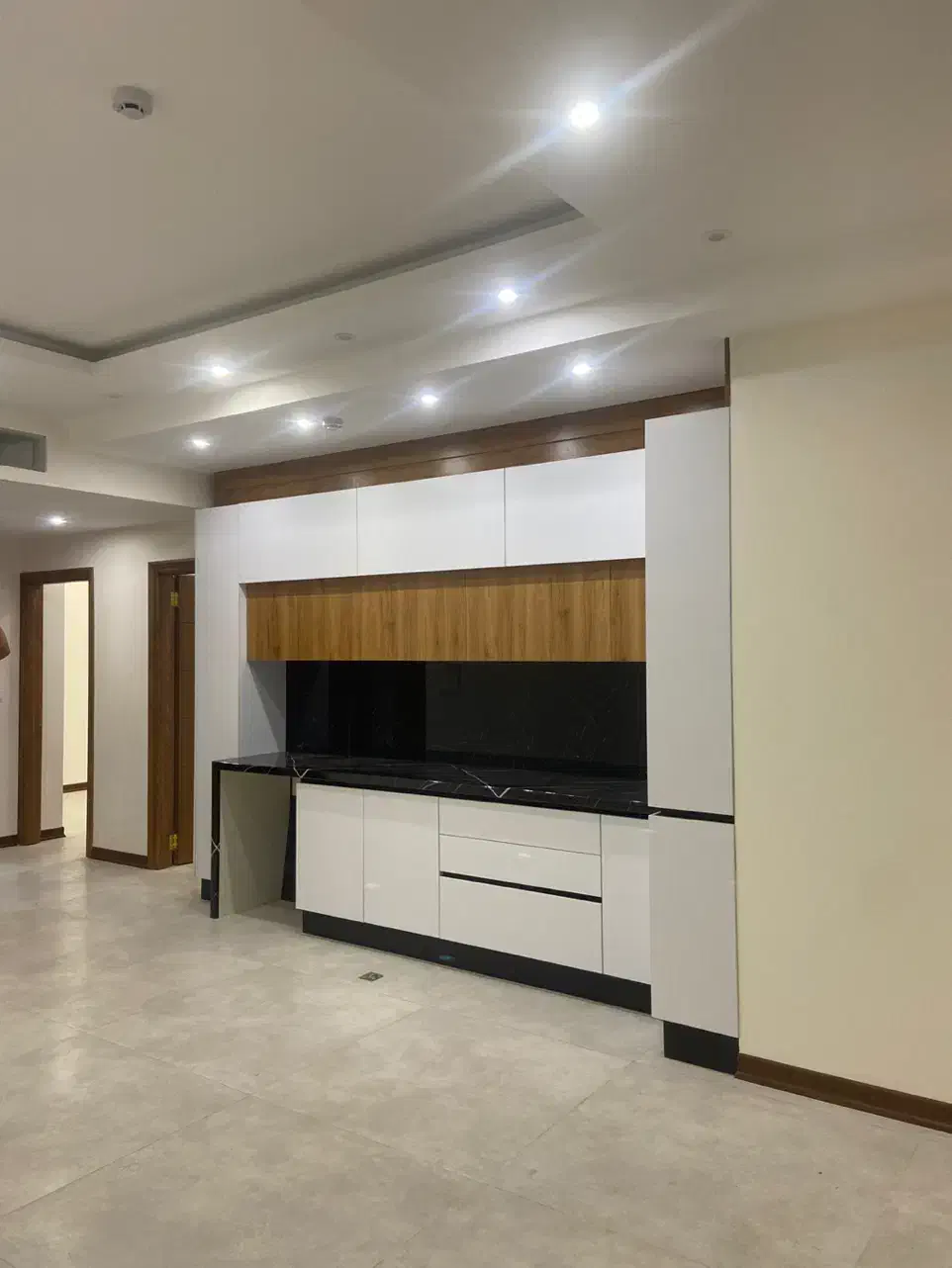 اپارتمان ۸۰متری/میدان ۱۲فروردین/دل شهر کلید نخورده|فروش آپارتمان|کاشان, ملک آباد|دیوار