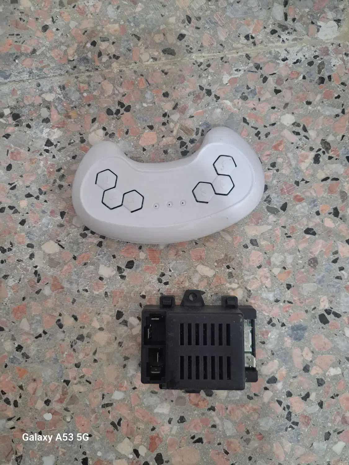 ماشین شارژی|اسباببازی بچه|زابل, |دیوار