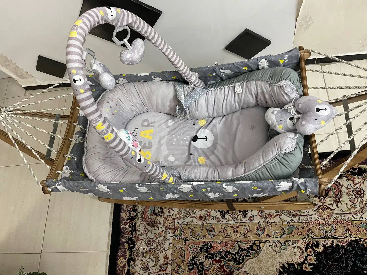 گهواره نو|تخت و صندلی بچه|رشت, شهرک قدس|دیوار