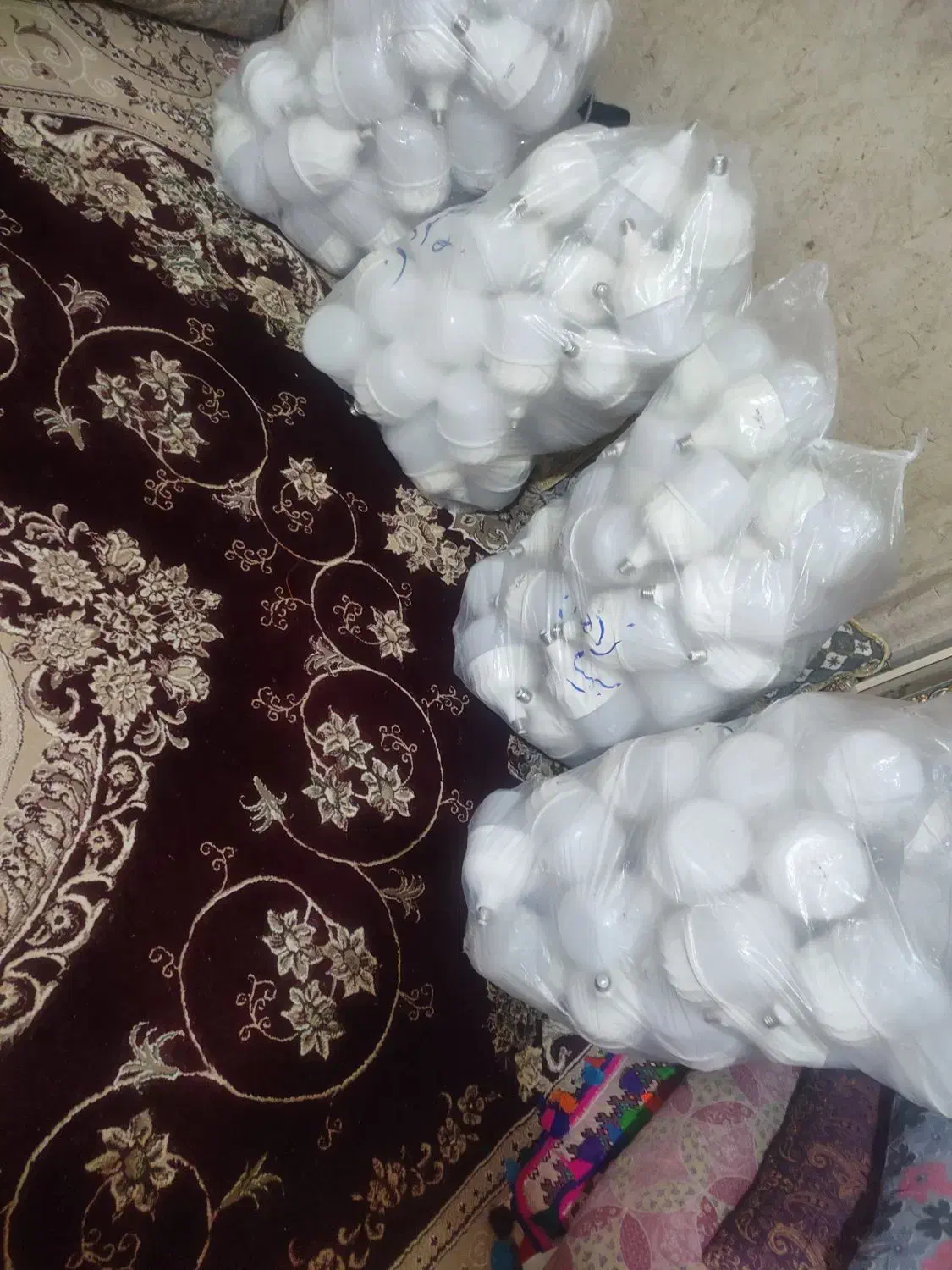 لامپ ۶۰ وات بدون کارتن عمده|لامپ و چراغ|زاهدان, |دیوار