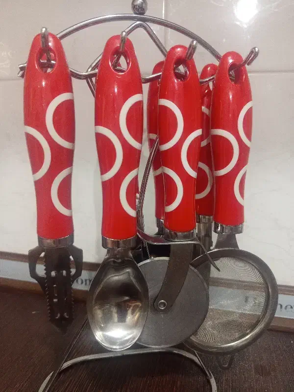 سرویس ابزار آشپزخانه|ظروف پخت‌وپز|کنارک, |دیوار