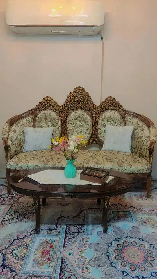 مبل ۹ نفره بسیار تمیز|مبلمان خانگی و میز عسلی|تهران, خزانه|دیوار