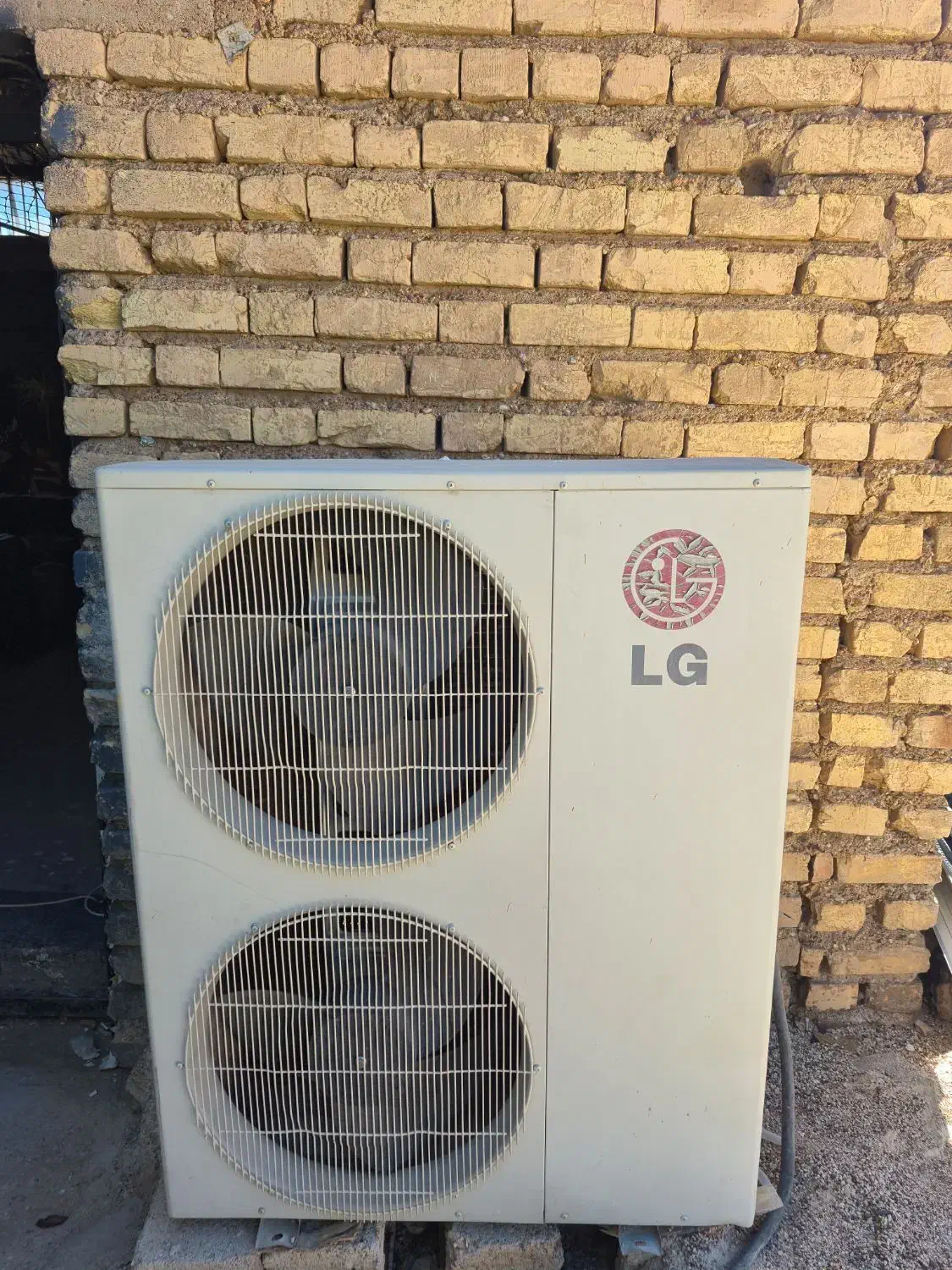 اسپیلت ایستاده LG|کولر گازی و فن‌کوئل|صدرا-فارس, فاز ۱|دیوار