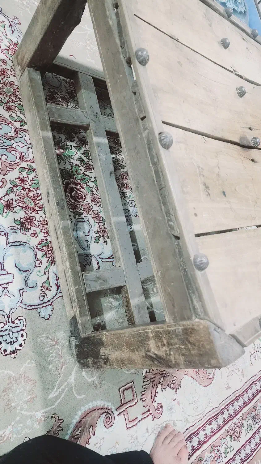 کرسی قدیمی اصل با قیمت مناسب|کلکسیون اشیاء عتیقه|حبیب آباد, |دیوار