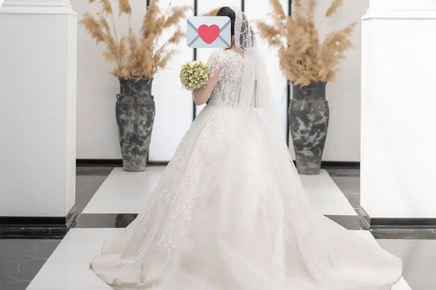 لباس عروس|لباس|شیراز, شاپورجان|دیوار