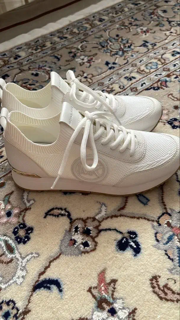 کتونی مایکل کورس اورجینال|کیف، کفش، کمربند|تهران, شهرک صدرا|دیوار