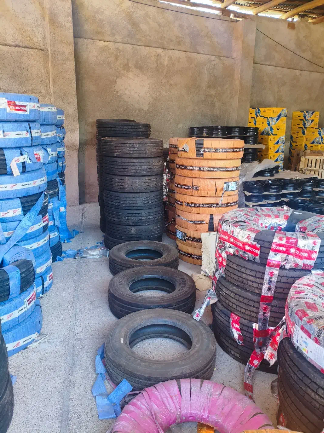 لاستیک نیسان بادسان هیوندا فورس کاویان خاور جک|قطعات یدکی و لوازم جانبی|شیراز, بالا کفت|دیوار