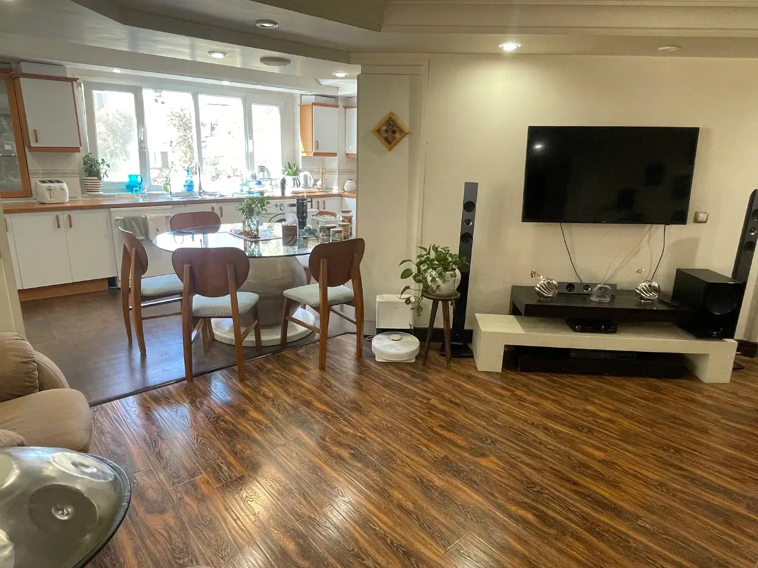 دربند اسداللهی ۱۵۰ متر دوخواب سالن بزرگ و ویو دار