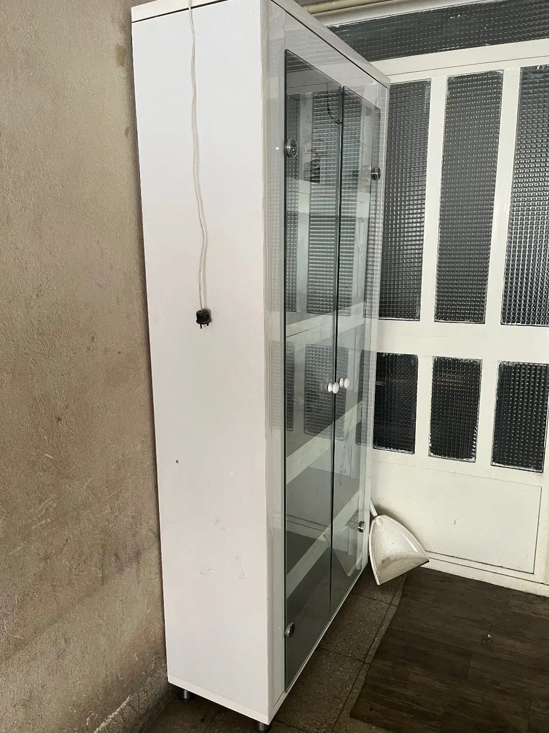 ویترین با درب شیشه ای|بوفه، ویترین، کنسول|تهران, زرکش|دیوار