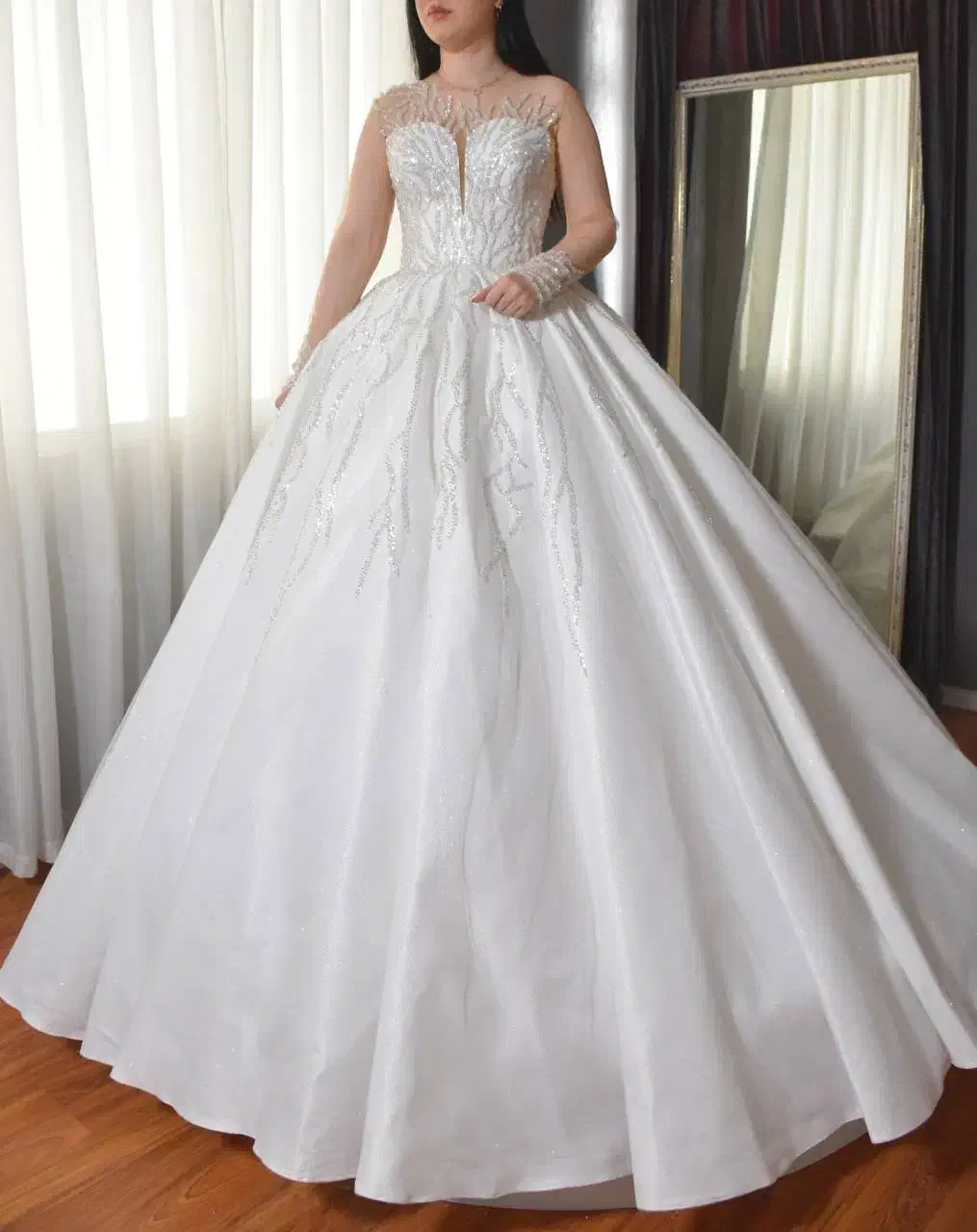 لباس عروس|لباس|رشت, امین الضرب|دیوار