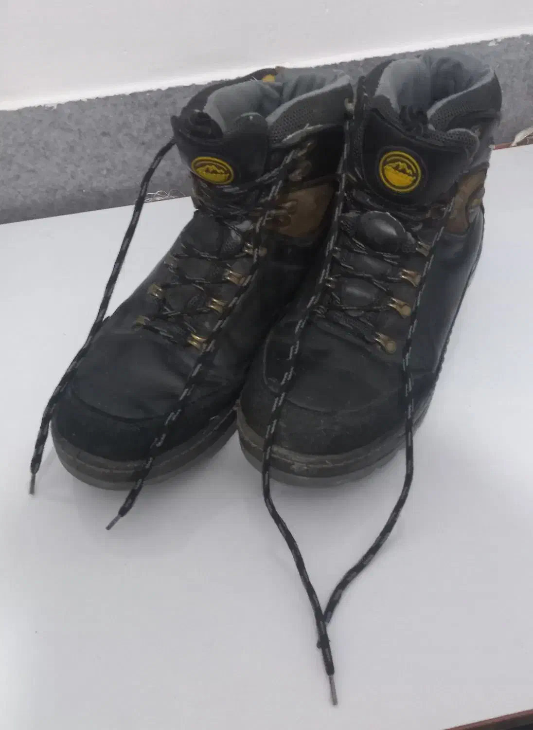 پوتین|کیف، کفش، کمربند|سنندج, |دیوار