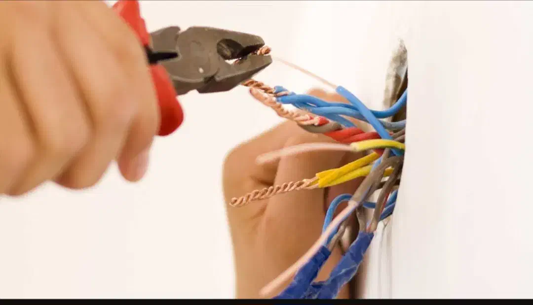 برق کار و سیم کشی ساختمان|خدمات پیشه و مهارت|اردبیل, |دیوار