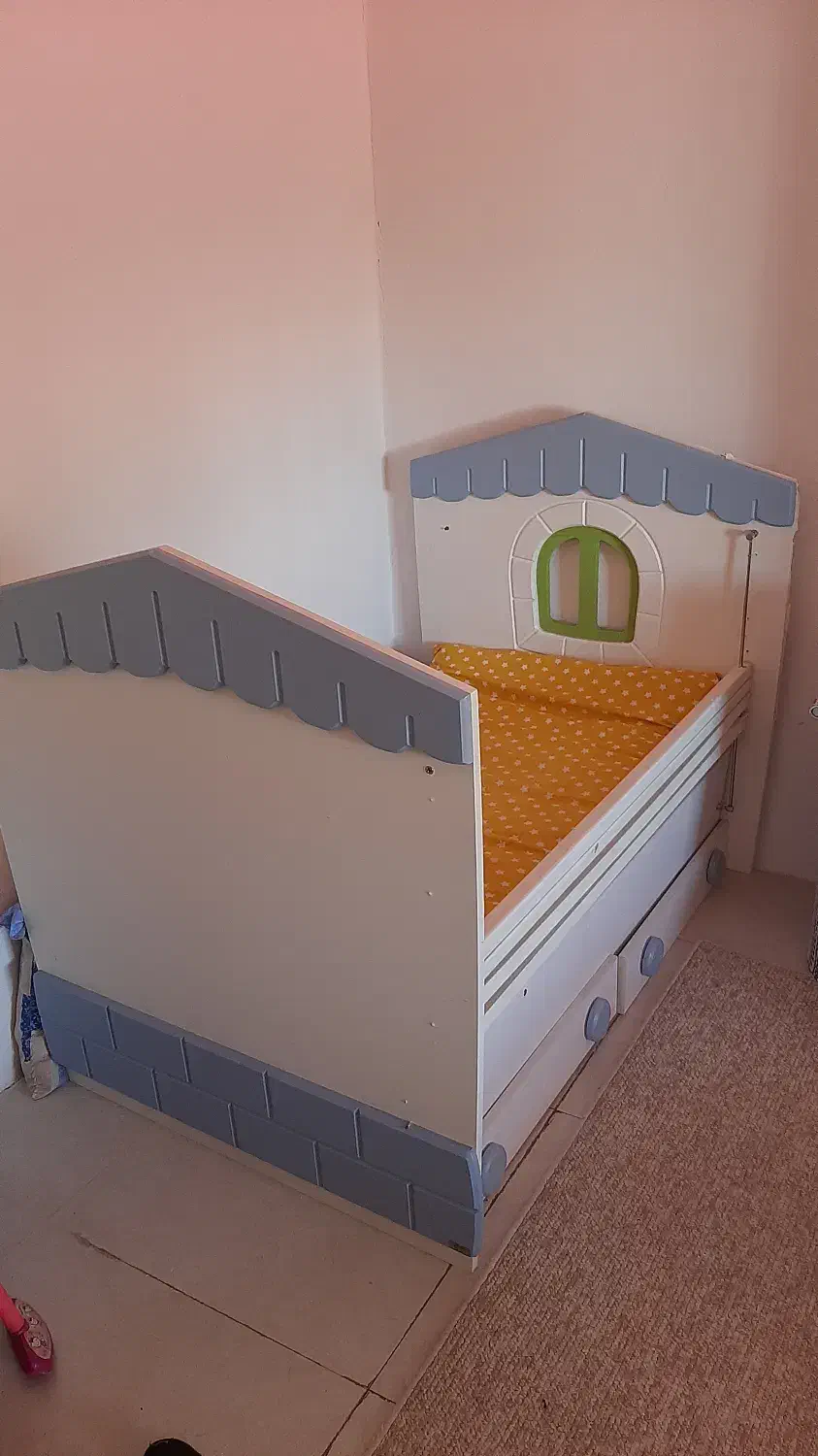 تخت کودک برند تی تی|تخت و صندلی بچه|رویان, |دیوار