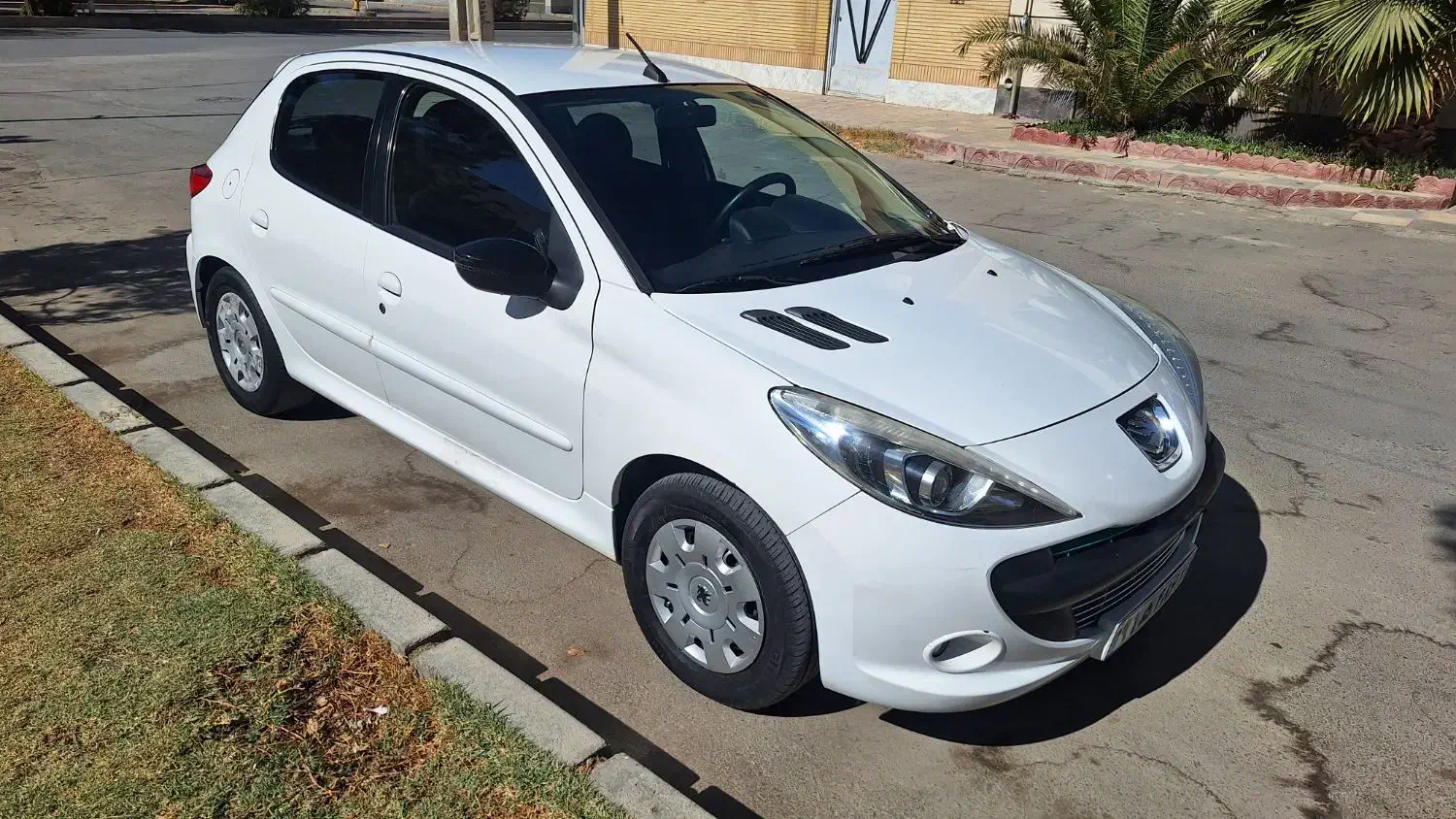 207 دنده ای ۹۹|خودرو سواری و وانت|اصفهان, برازنده|دیوار