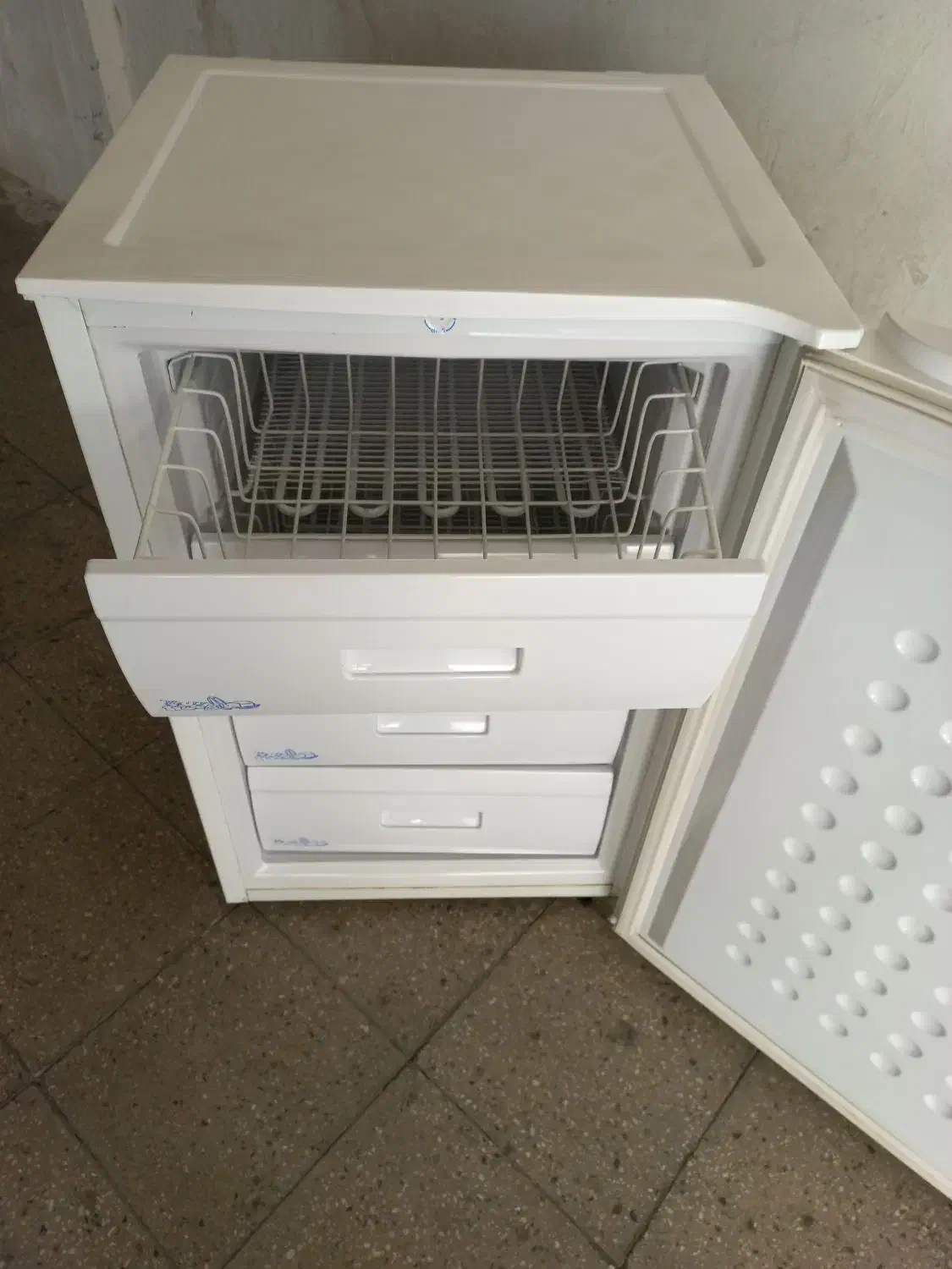 فریزر تک کوچک مینی چهار ۴کشو ایستکول ۶فوت کابینتی|یخچال و فریزر|تهران, مشیریه|دیوار